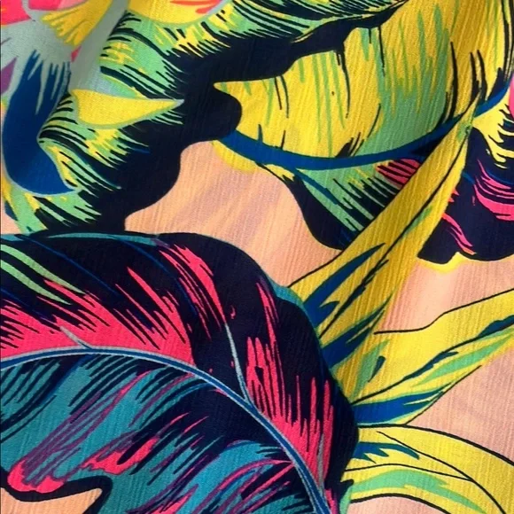 Vibrant Tropical Leaf Print Dress - Picture 9 of 11